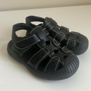 HOBIBEAR Boys Sandals Closed Toe, Black, New, Flexible, Slip Resistant| Size 9